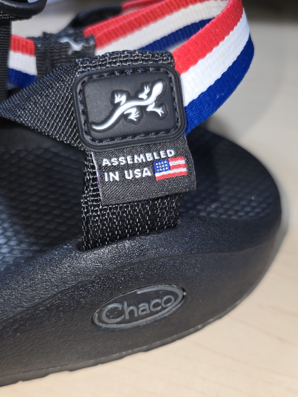 Chaco Men's Sandals with Red, White & Blue Straps Size 9 - Picture 2 of 8